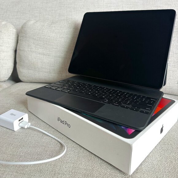 Apple iPad Pro 12.9 Inch (4th Generation, 512 GB) and Magic Keyboard - Picture 1 of 4